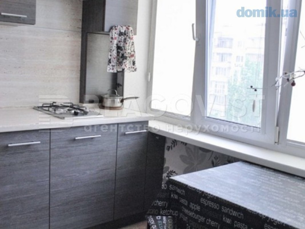 Rent out 1-room apartment. Киев, Леси Украинки бульв. — photo 2