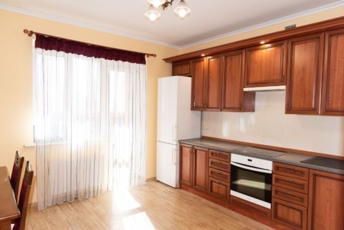 Rent out 2-room apartment. Киев, Подгорная — photo 5