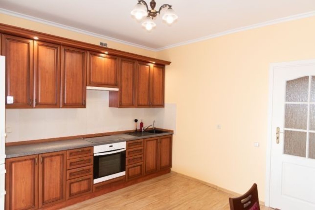 Rent out 2-room apartment. Киев, Подгорная — photo 3