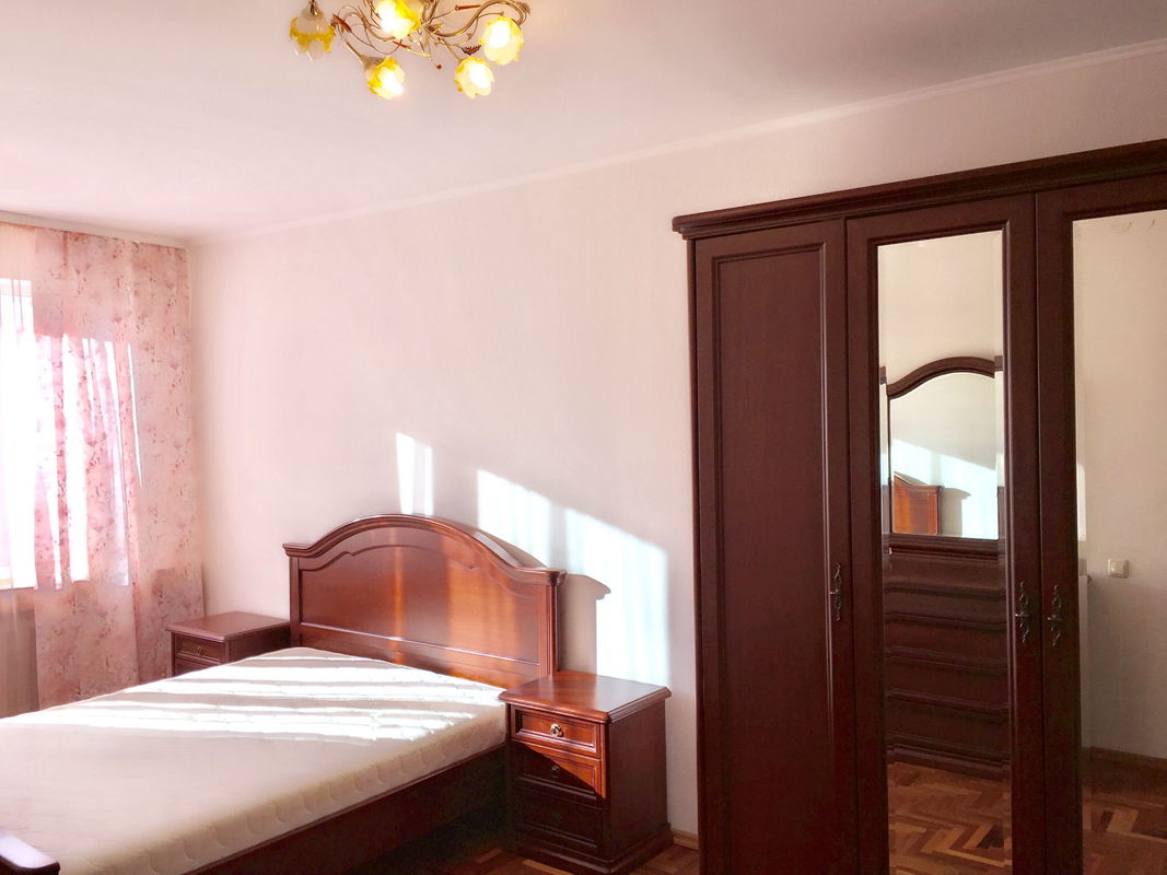 Rent out 4-room apartment. Киев, Старонаводницкая, 8Б — photo 4
