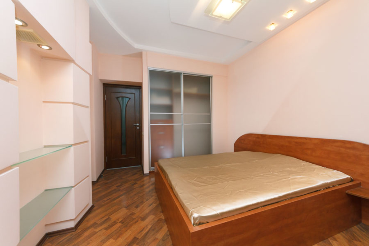 Rent out 2-room apartment. Киев, Жилянская , 58 — photo 4