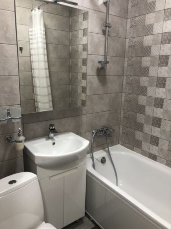 Rent out 1-room apartment. Киев, Соломенская — photo 3