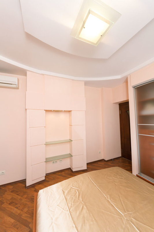 Rent out 2-room apartment. Киев, Жилянская , 58 — photo 5
