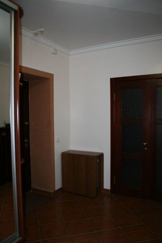 Rent out 2-room apartment. Киев, Волынская — photo 9