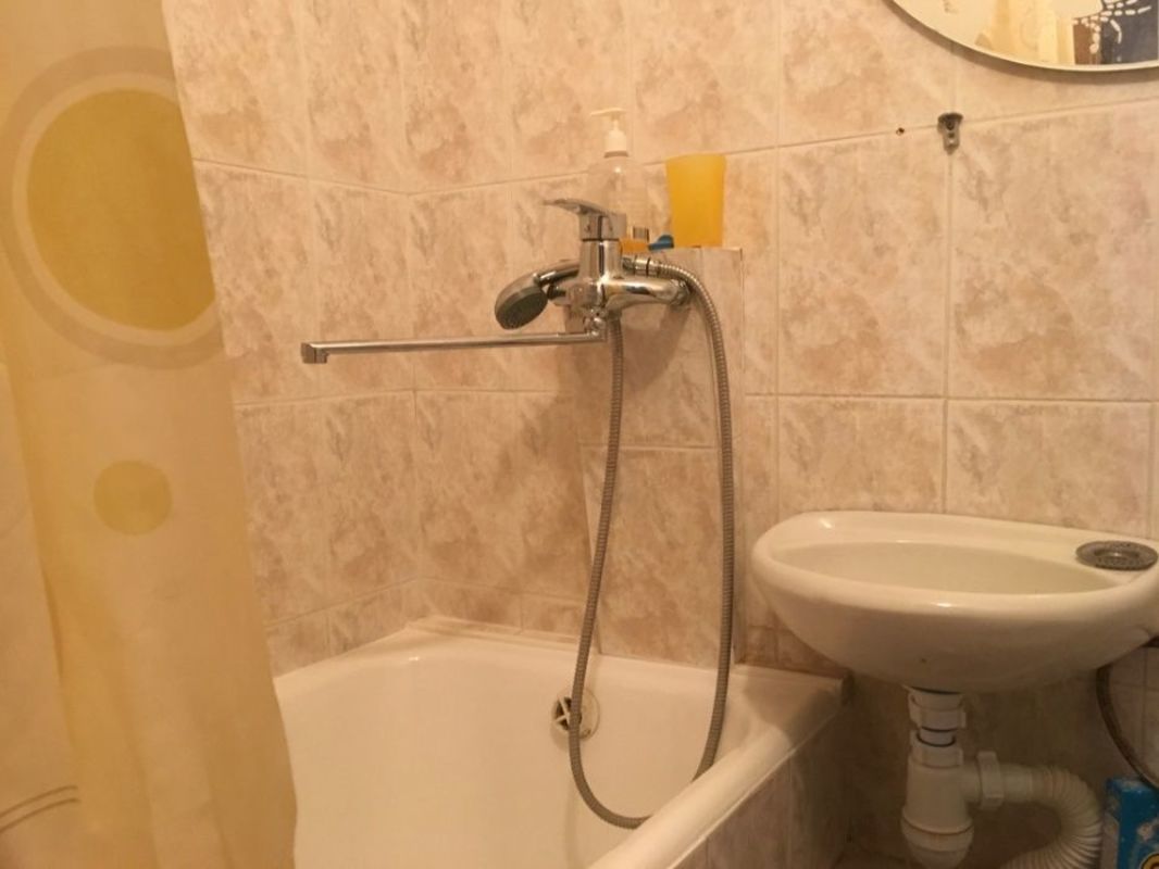 Rent out 1-room apartment. Киев, Предславинская — photo 4