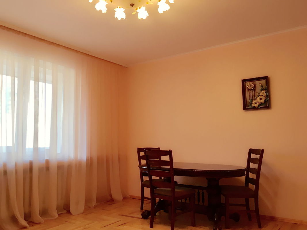 Rent out 4-room apartment. Киев, Старонаводницкая, 8Б — photo 2