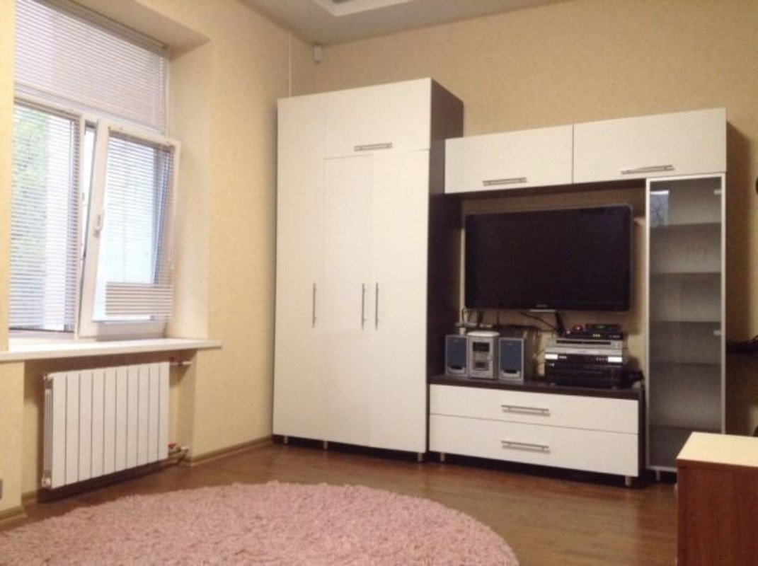 Rent out 1-room apartment. Киев, Коновальца Евгения  (Щорса (Печерск)) — photo 1