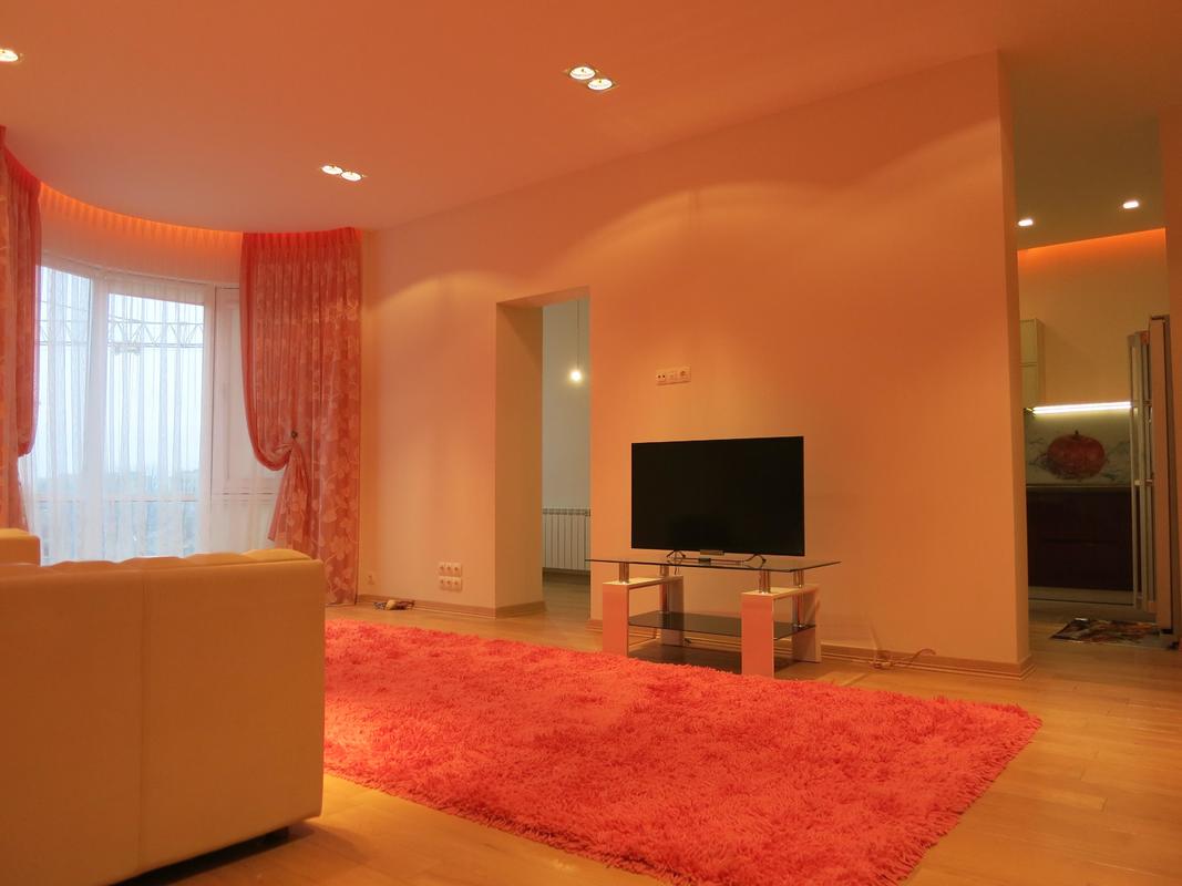 Rent out 2-room apartment. Киев, Барбюса анри , 37/1 — photo 1