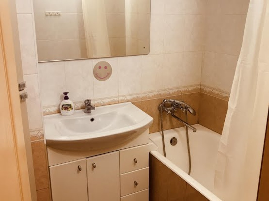 Rent out 3-room apartment. Киев, Оболонский проспект, 10 — photo 10
