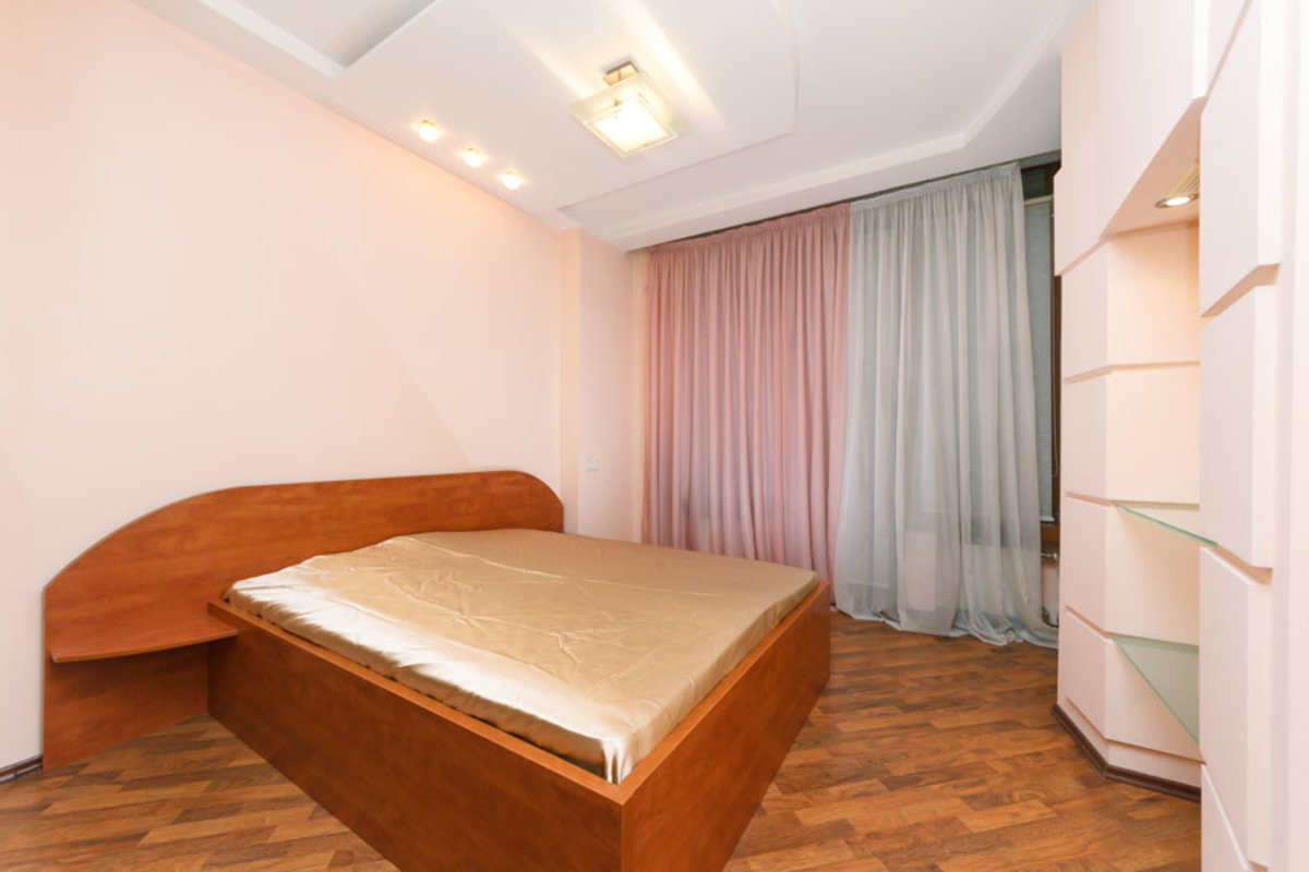 Rent out 2-room apartment. Киев, Жилянская , 58 — photo 3